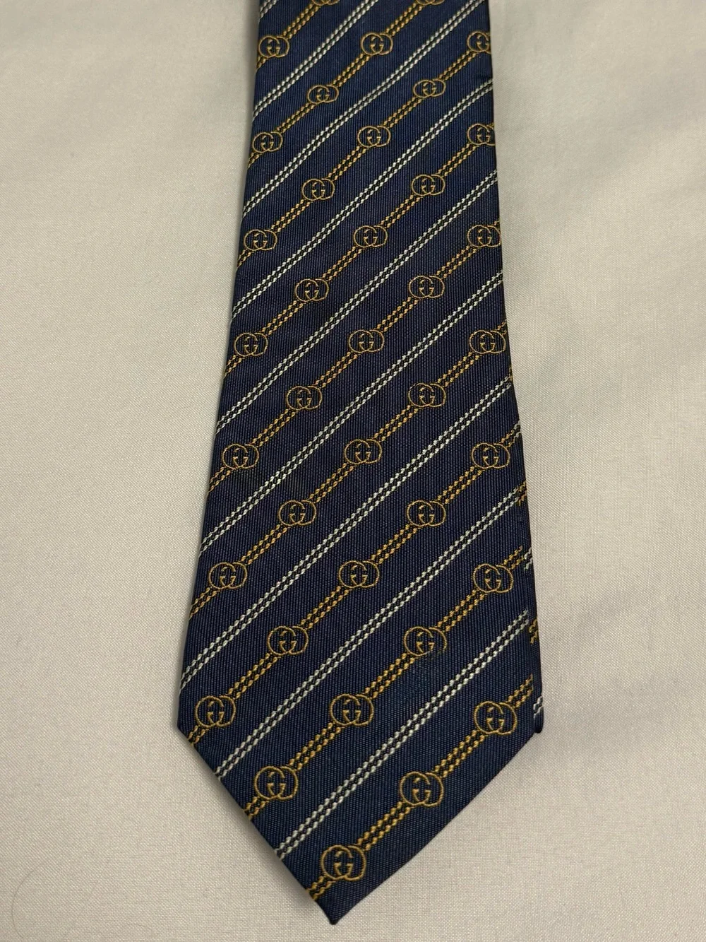 Gucci elegant silk